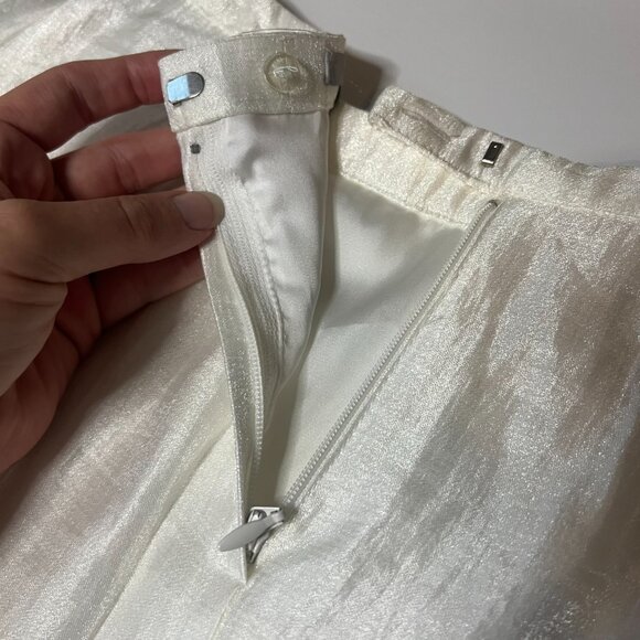 H&M Metallic Pleated Skirt – Size 4 - Picture 8 of 9